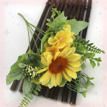 Load image into Gallery viewer, Sunflower bouquet silk flower